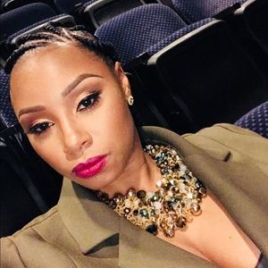 Meet your Posher, Latisha